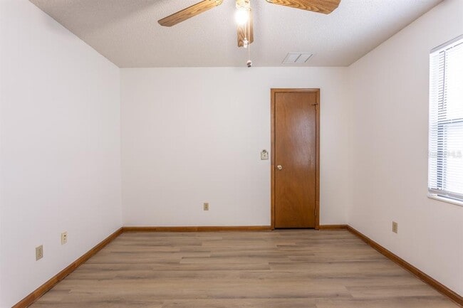 Building Photo - 14180 Hampton Falls Dr N