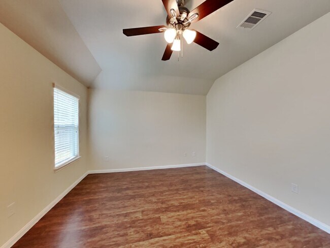 Building Photo - 12623 Mountain Daisy Rd
