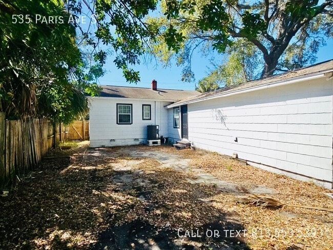 Building Photo - 535 Paris Ave S