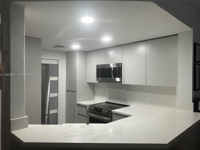 Building Photo - 10171 SW 154th Cir Ct