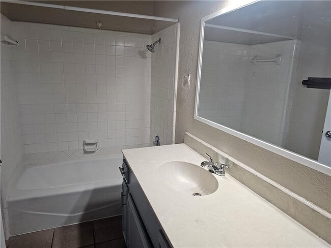 Building Photo - 2011 Pecan Dr