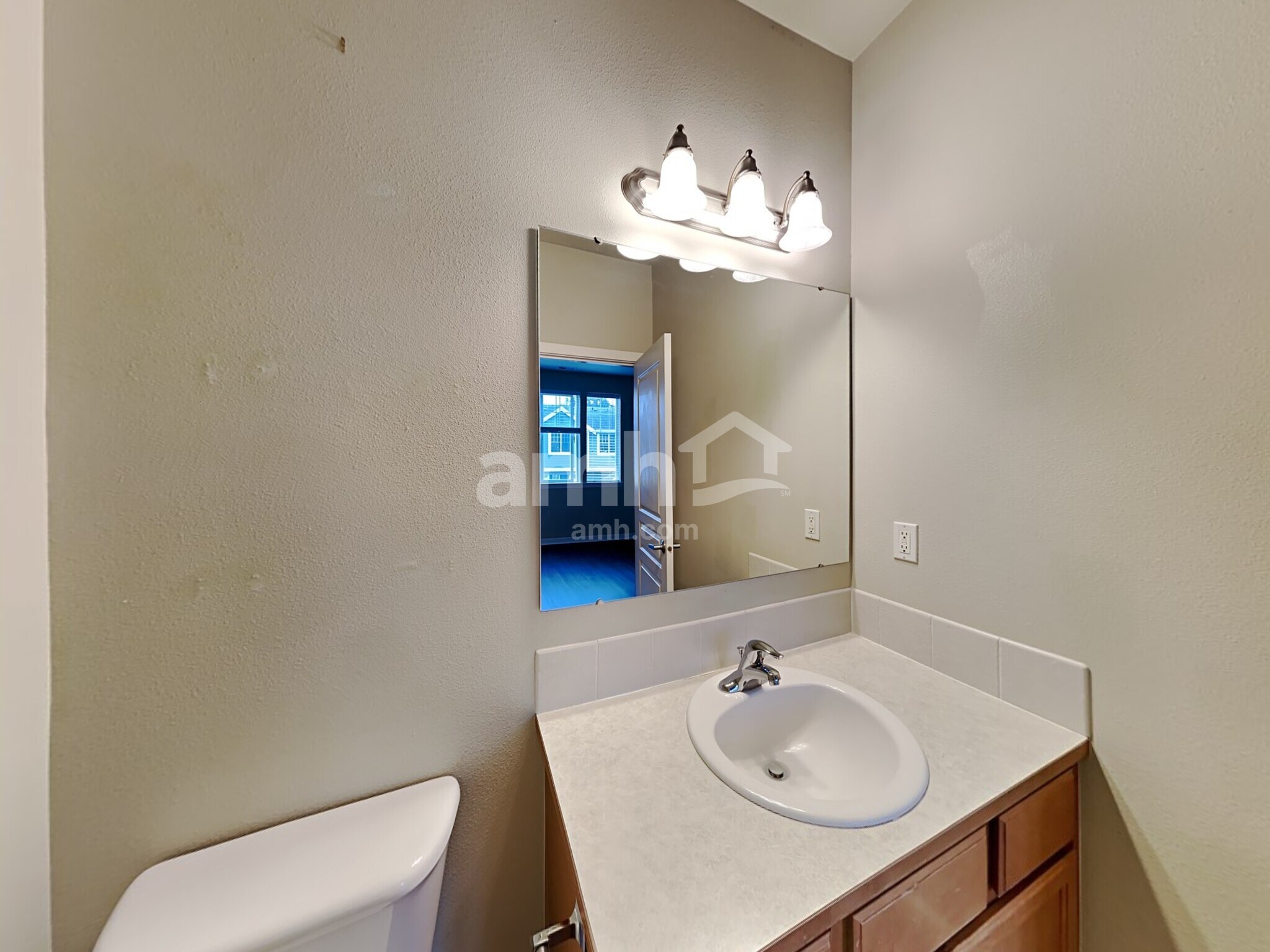 Building Photo - 129 Wild Rose St