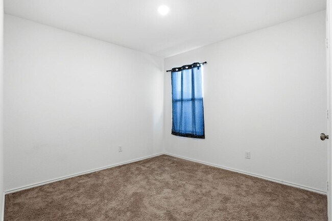 Building Photo - Spacious Southwest San Antonio Home Near Lackland AFB & Major Highways