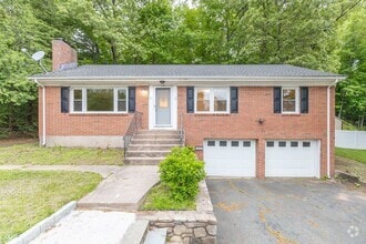 Building Photo - 3 Bedroom, 2 Bathroom home with Finished B...