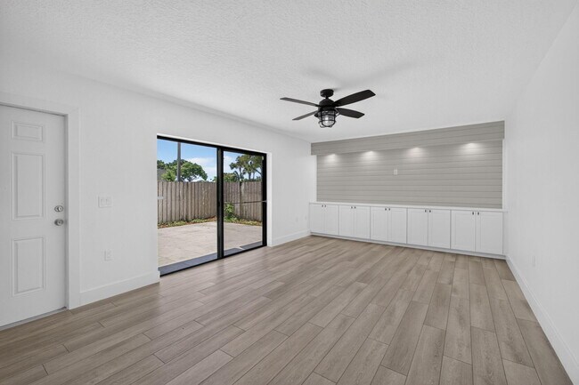 Building Photo - 2101 21st Way
