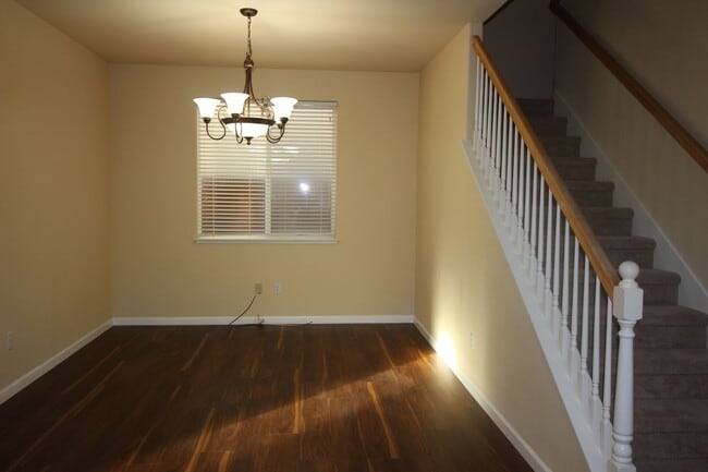 Building Photo - Spacious Home in SW Santa Rosa