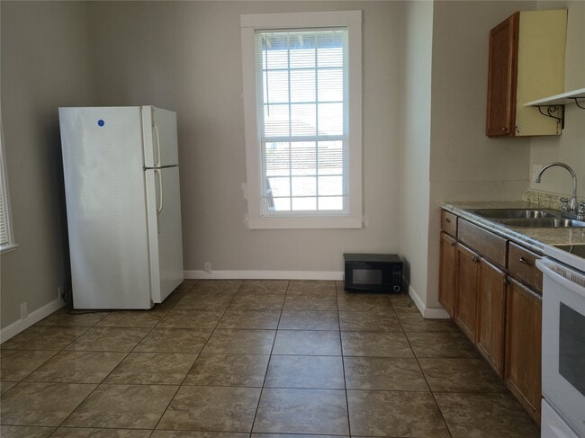 Building Photo - 1614 Market St