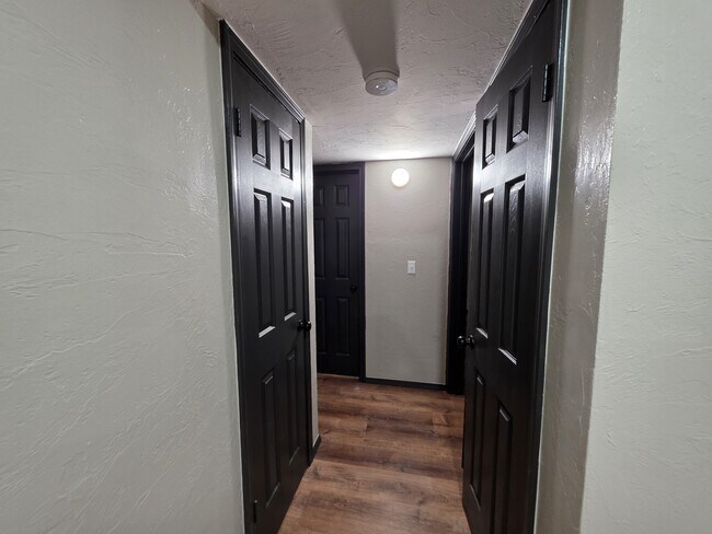 Building Photo - 641 Redstone Ave