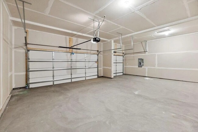 Building Photo - 8397 Brumby Trl