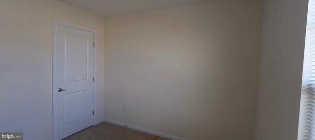 Building Photo - 814 Susan Cir