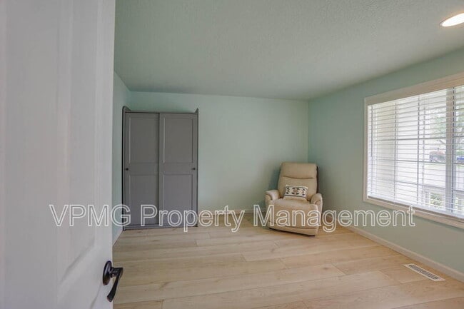 Building Photo - 2607 SE 175th Ave