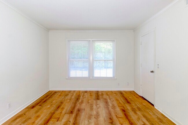 Bedroom - 3000 Hillsboro Pike