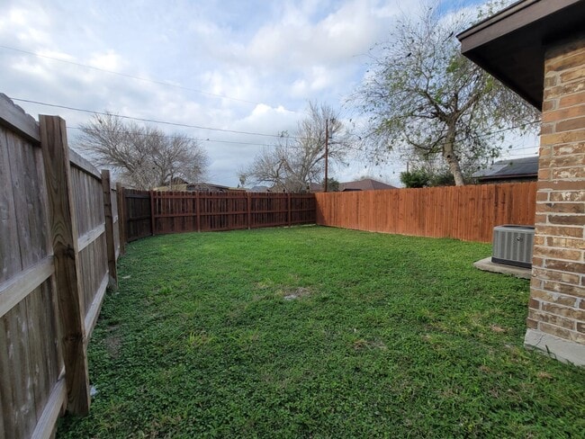 Building Photo - 139 Kleberg Ave