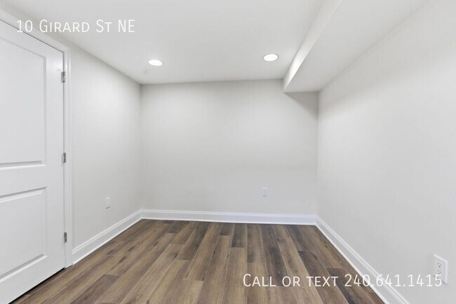 Building Photo - 10 Girard St NE