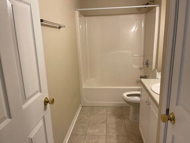 Building Photo - 1228 Ego Dr