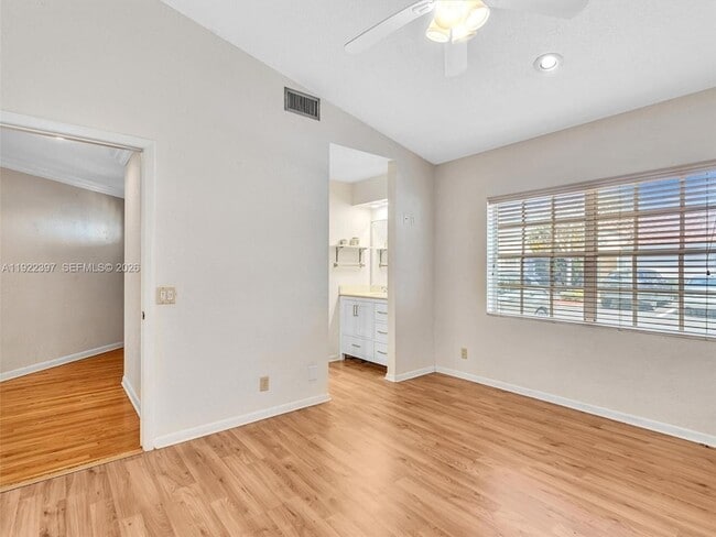 Building Photo - 1361 Cottonwood Cir