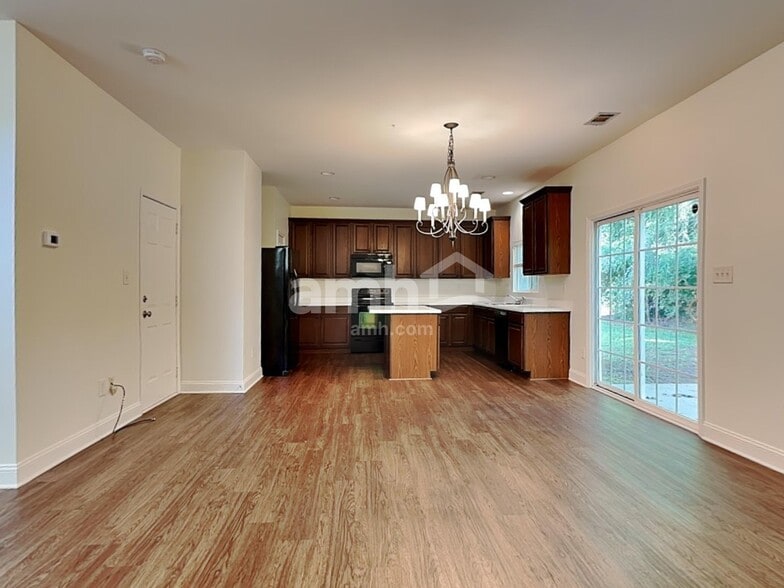 Building Photo - 14820 Havasu St
