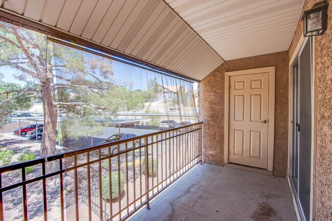 Building Photo - Gorgeous 1Bed/1Bath Condo located in The B...