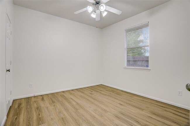 Building Photo - 7406 Sabinal Creek Dr
