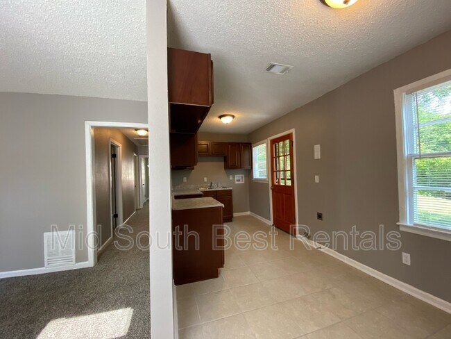 Building Photo - 436 W Brooks Rd