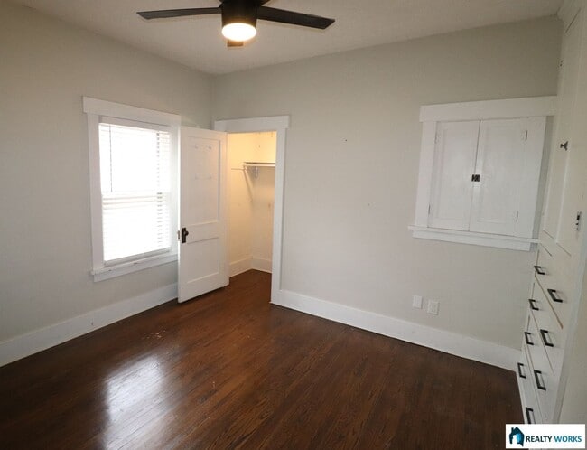 Building Photo - 2 Bedroom House for Rent