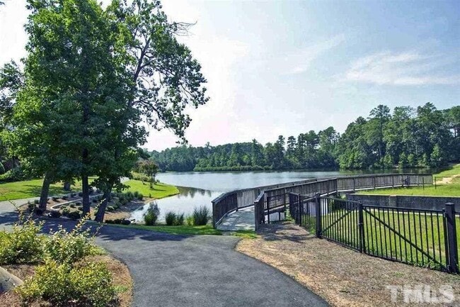 Building Photo - 3 Bedroom Townhome for Rent Apex