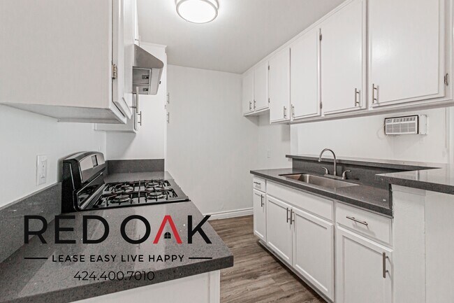 Building Photo - 14831 Delano St