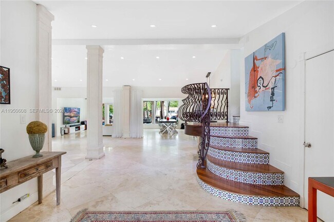 Building Photo - 12515 Palm Rd