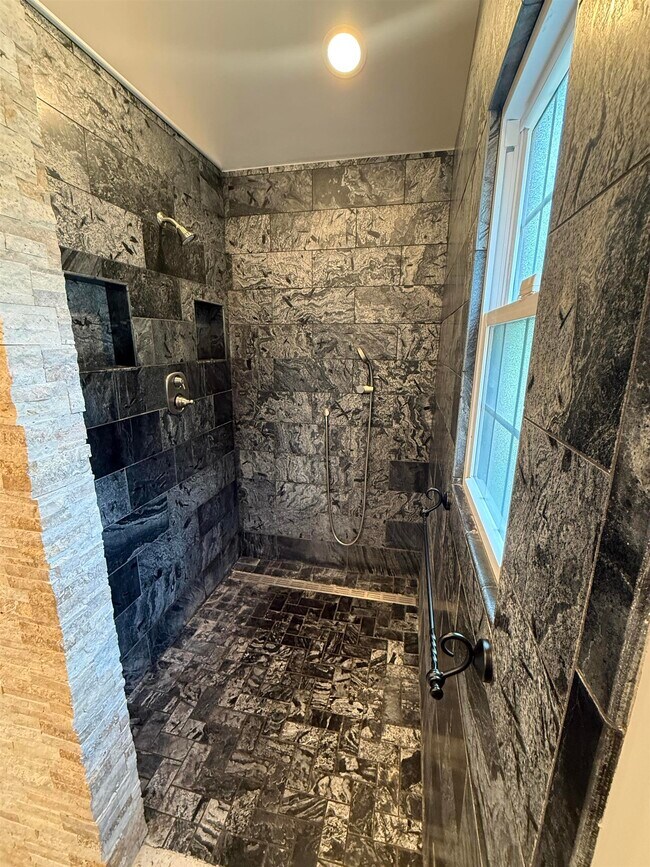 Building Photo - 2805 Morning Woods Dr