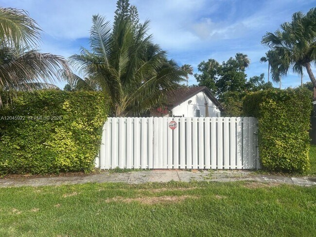 Building Photo - 13650 SW 283rd Terrace