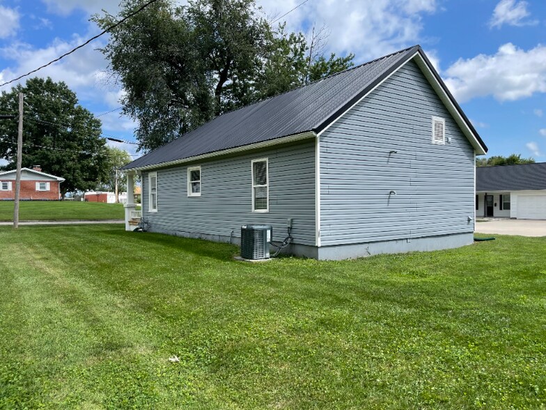 Building Photo - 420 Williams St