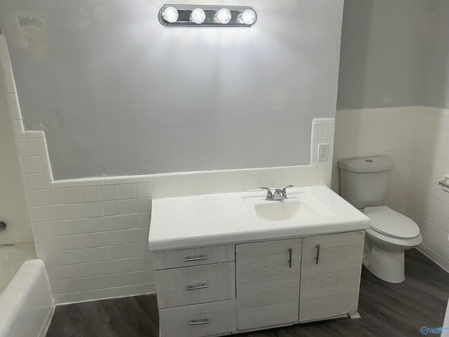 Building Photo - 1701 SE Mountainbrook Dr