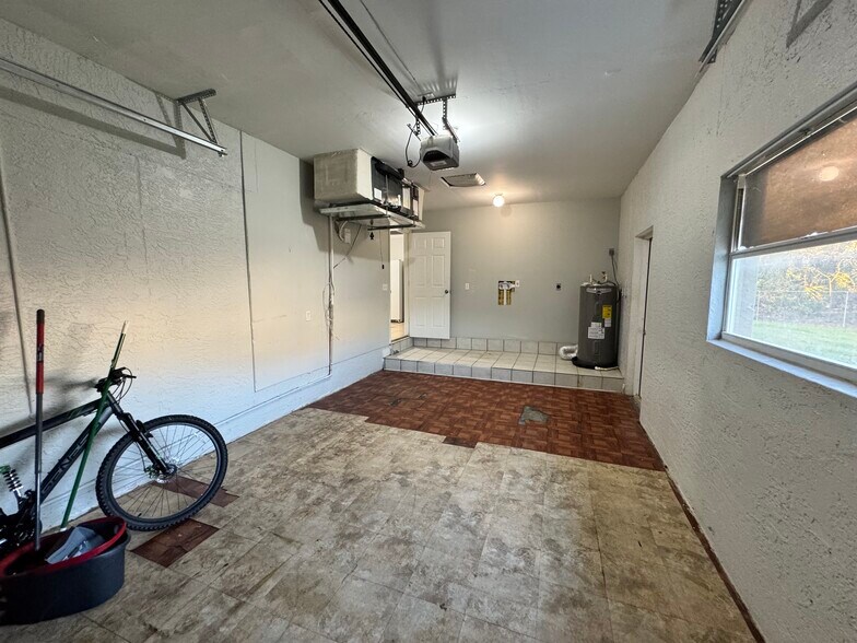 Building Photo - 4616 28th St SW