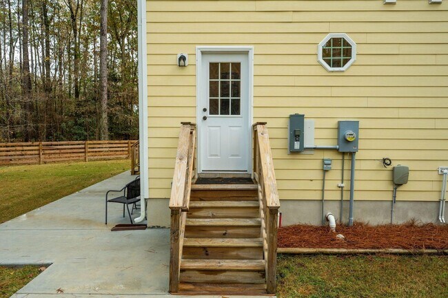 Building Photo - 4 Bedroom, 2.5 Bathroom Home in The Refuge at Ravenel - Ravenel
