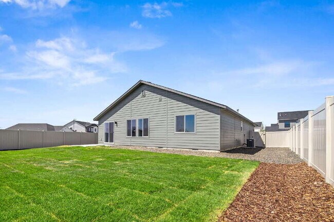 Building Photo - 9093 W Camellia St