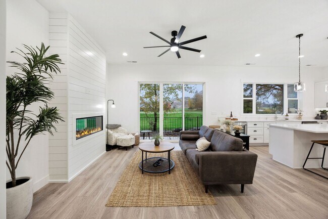 Building Photo - Convenience, Beauty and Space Makes this H...