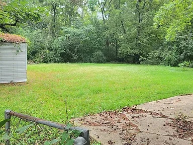 Building Photo - 1032 Capri Cir