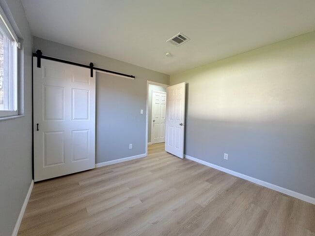 Building Photo - 5200 Mapleridge Dr