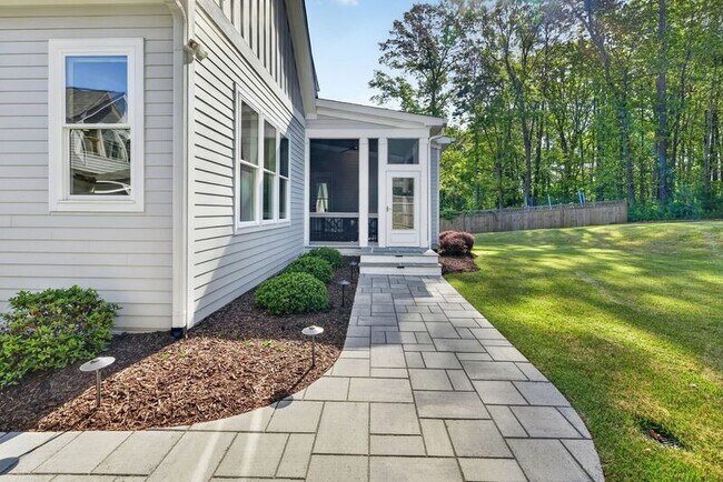 Building Photo - 3419 Edgemont Dr