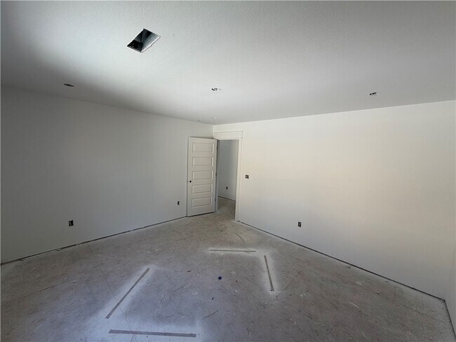 Building Photo - 906 N Sang Ave