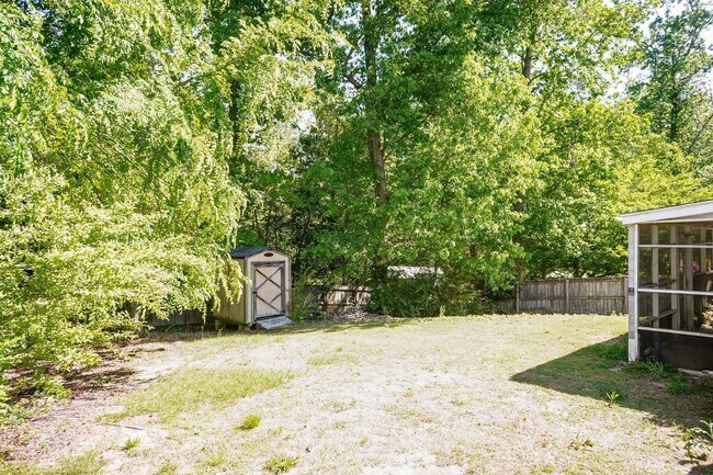 Building Photo - Wonderful 3 Bedroom Raleigh Ranch Home