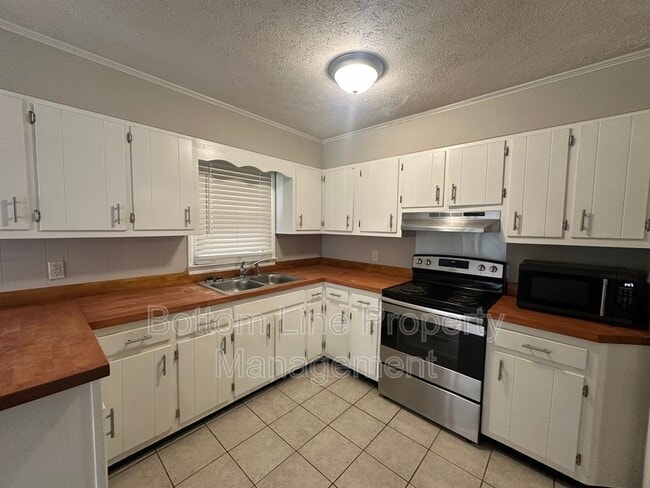 Building Photo - 4453 Oakmont Cir