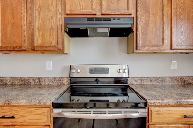 Building Photo - 51 Winding Oaks