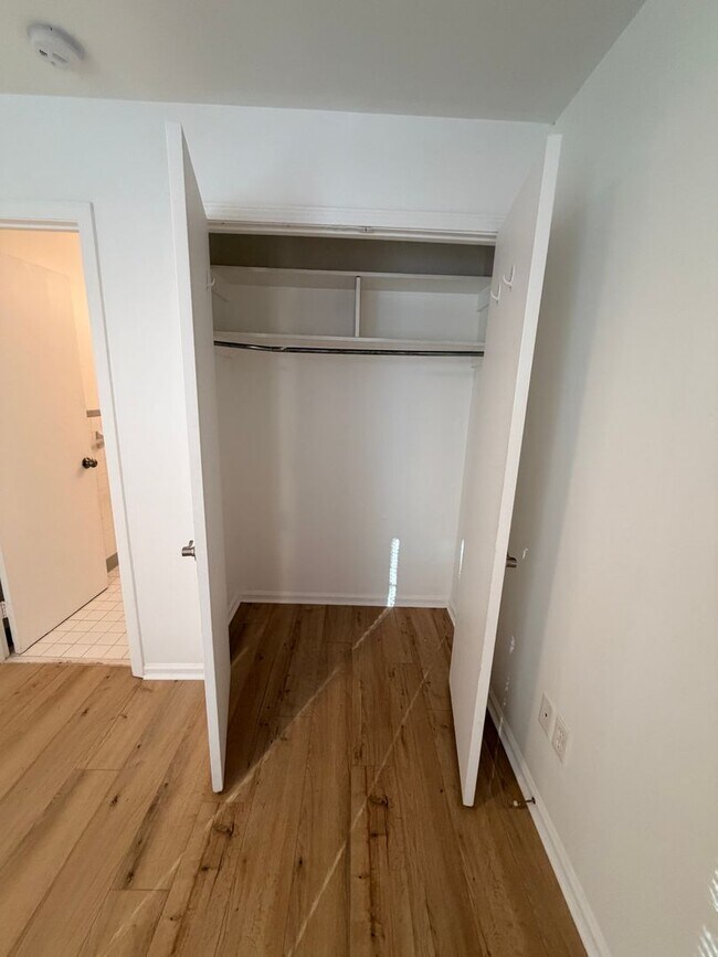 Building Photo - Cozy Wisteria Court