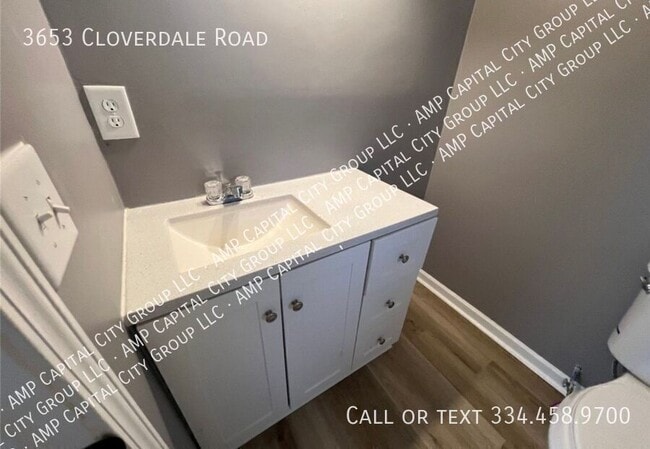 Building Photo - 3653 Cloverdale Rd