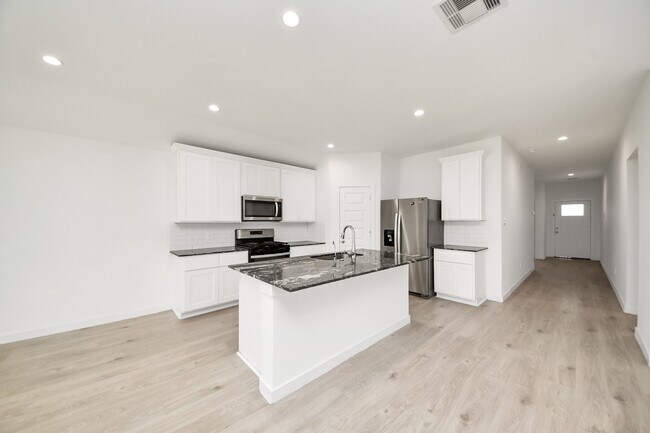 Building Photo - 1618 Westway Dr