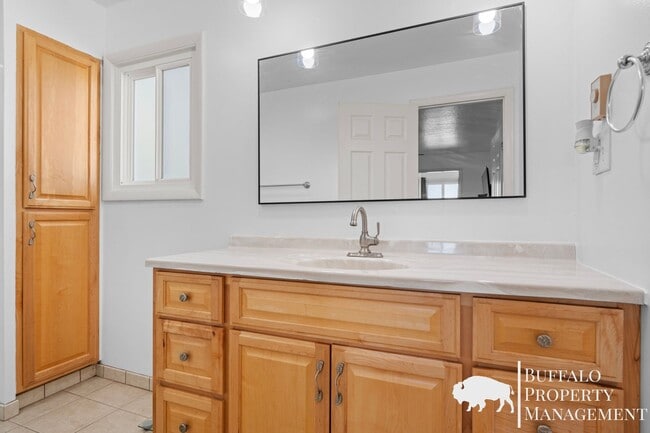 Building Photo - Charming Country Home on 2 Acres | 5 Bed | 3 Bath | Blackfoot, ID