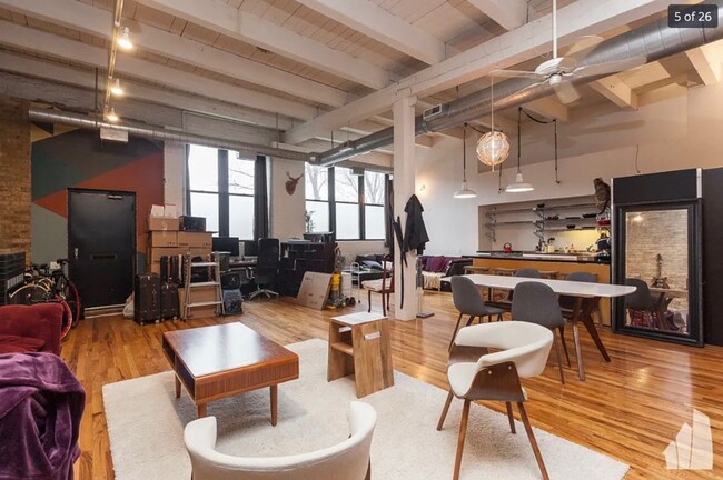 Building Photo - RAVENSWOOD - BEAUTIFUL 1BD LOFT FOR RENT!