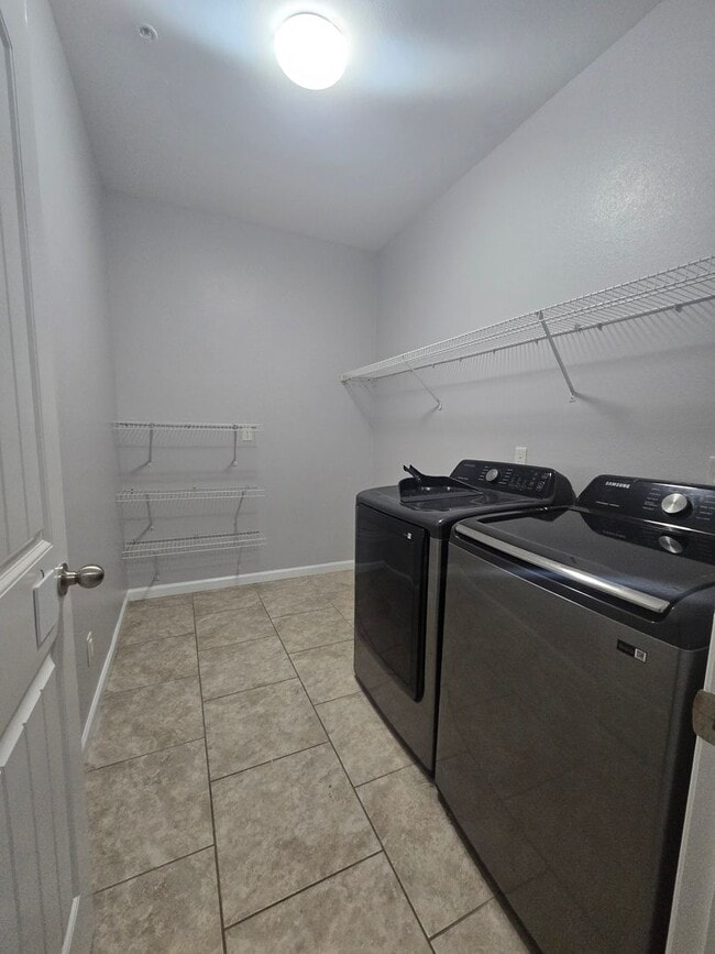 Building Photo - 4 BR 2 BA home available now