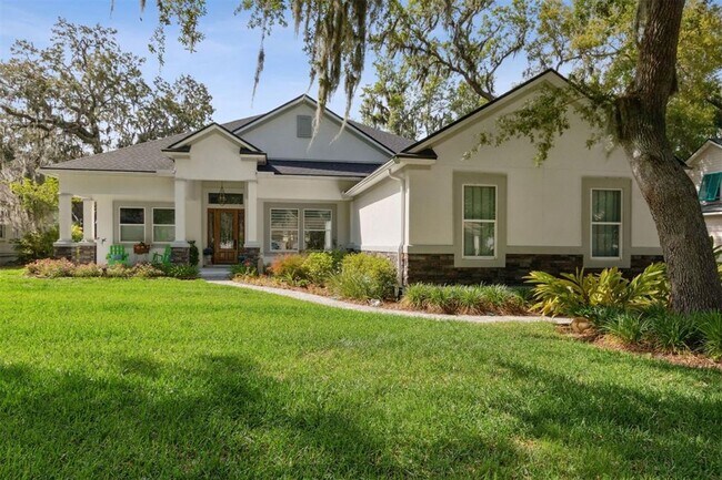 Primary Photo - Luxury Living in exclusive and gated Oyste...